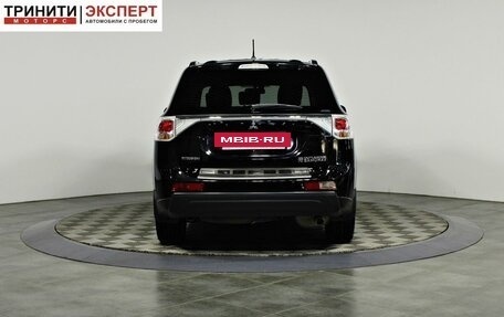Mitsubishi Outlander III рестайлинг 3, 2014 год, 1 637 000 рублей, 6 фотография