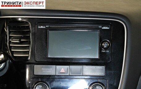 Mitsubishi Outlander III рестайлинг 3, 2014 год, 1 637 000 рублей, 13 фотография