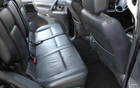 Mitsubishi Pajero IV, 2014 год, 2 080 000 рублей, 13 фотография