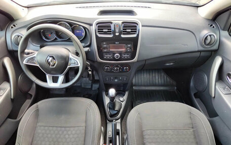 Renault Logan II, 2018 год, 795 000 рублей, 15 фотография