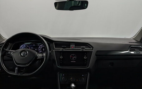 Volkswagen Tiguan II, 2017 год, 2 575 000 рублей, 15 фотография