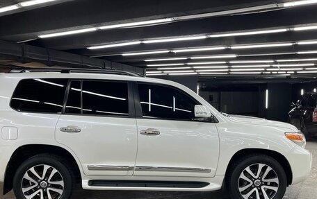 Toyota Land Cruiser 200, 2013 год, 3 550 000 рублей, 3 фотография