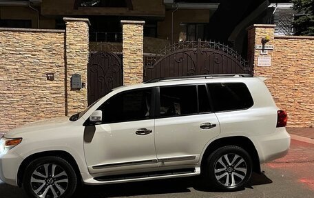 Toyota Land Cruiser 200, 2013 год, 3 550 000 рублей, 30 фотография