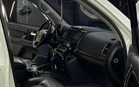 Toyota Land Cruiser 200, 2013 год, 3 550 000 рублей, 25 фотография