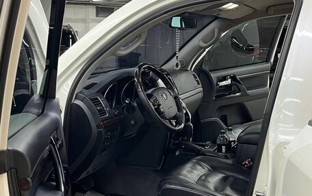 Toyota Land Cruiser 200, 2013 год, 3 550 000 рублей, 26 фотография