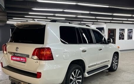 Toyota Land Cruiser 200, 2013 год, 3 550 000 рублей, 21 фотография