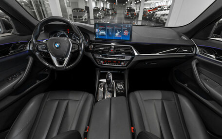 BMW 5 серия, 2018 год, 2 840 000 рублей, 8 фотография