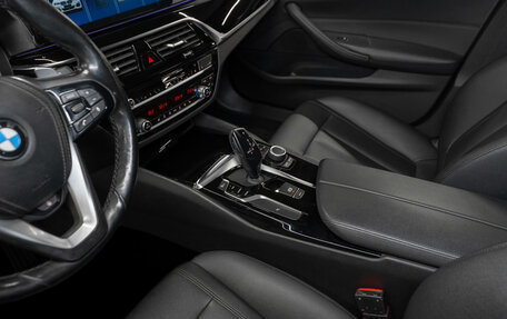BMW 5 серия, 2018 год, 2 840 000 рублей, 13 фотография