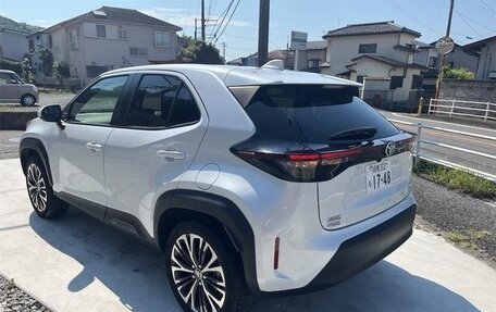 Toyota Yaris Cross, 2023 год, 1 250 001 рублей, 3 фотография