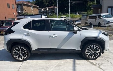 Toyota Yaris Cross, 2023 год, 1 250 001 рублей, 6 фотография