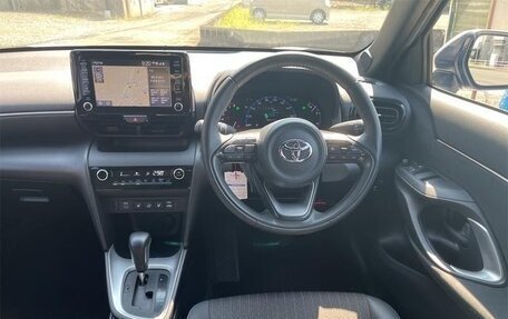 Toyota Yaris Cross, 2023 год, 1 250 001 рублей, 11 фотография