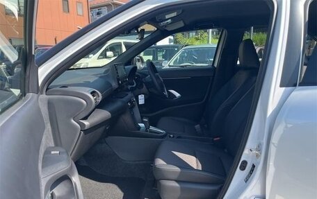 Toyota Yaris Cross, 2023 год, 1 250 001 рублей, 21 фотография