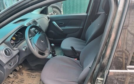 Renault Logan II, 2015 год, 300 000 рублей, 4 фотография