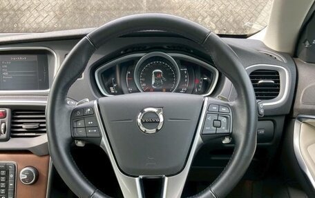 Volvo V40 II рестайлинг, 2016 год, 880 001 рублей, 10 фотография