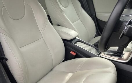 Volvo V40 II рестайлинг, 2016 год, 880 001 рублей, 8 фотография