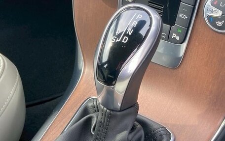 Volvo V40 II рестайлинг, 2016 год, 880 001 рублей, 14 фотография