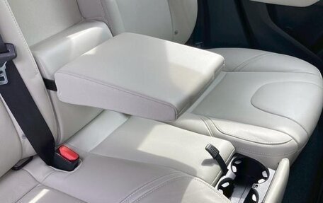 Volvo V40 II рестайлинг, 2016 год, 880 001 рублей, 20 фотография