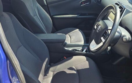 Toyota Prius IV XW50, 2016 год, 140 000 рублей, 9 фотография