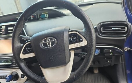 Toyota Prius IV XW50, 2016 год, 140 000 рублей, 12 фотография