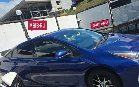 Toyota Prius IV XW50, 2016 год, 140 000 рублей, 3 фотография