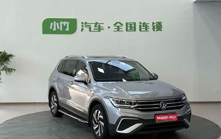 Volkswagen Tiguan II, 2023 год, 2 750 000 рублей, 1 фотография