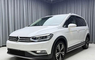 Volkswagen Touran III, 2023 год, 1 990 000 рублей, 1 фотография