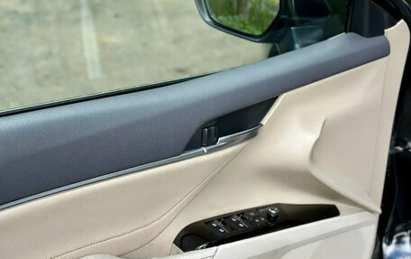 Toyota Camry, 2018 год, 3 200 000 рублей, 10 фотография