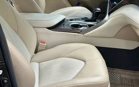 Toyota Camry, 2018 год, 3 200 000 рублей, 11 фотография