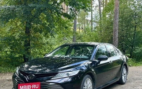 Toyota Camry, 2018 год, 3 200 000 рублей, 4 фотография