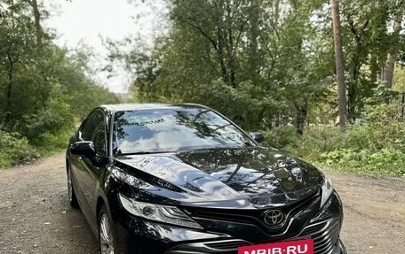 Toyota Camry, 2018 год, 3 200 000 рублей, 9 фотография