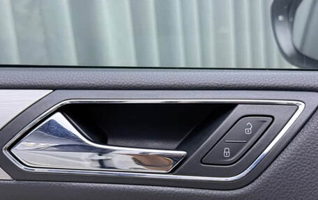 Volkswagen Touran III, 2023 год, 1 990 000 рублей, 13 фотография