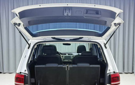 Volkswagen Touran III, 2023 год, 1 990 000 рублей, 19 фотография