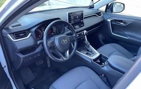 Toyota RAV4, 2021 год, 2 890 000 рублей, 12 фотография