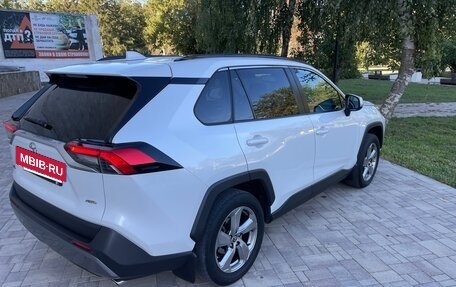 Toyota RAV4, 2021 год, 2 890 000 рублей, 11 фотография