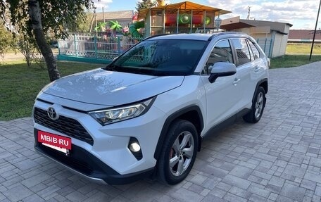 Toyota RAV4, 2021 год, 2 890 000 рублей, 17 фотография