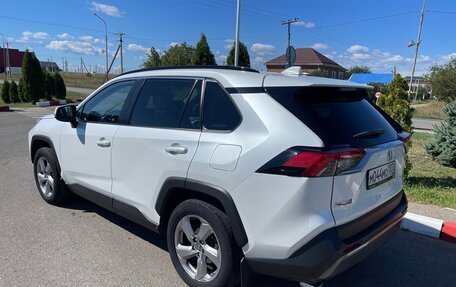Toyota RAV4, 2021 год, 2 890 000 рублей, 20 фотография