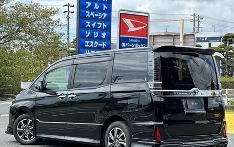 Toyota Voxy, 2022 год, 2 200 001 рублей, 7 фотография