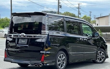 Toyota Voxy, 2022 год, 2 200 001 рублей, 5 фотография