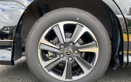Toyota Voxy, 2022 год, 2 200 001 рублей, 11 фотография