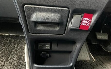Toyota Voxy, 2022 год, 2 200 001 рублей, 20 фотография