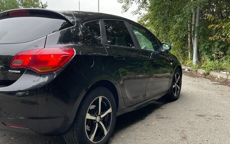 Opel Astra J, 2011 год, 425 000 рублей, 3 фотография