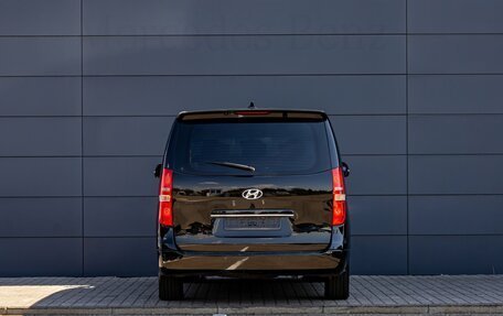 Hyundai H-1 II рестайлинг, 2018 год, 3 195 000 рублей, 5 фотография