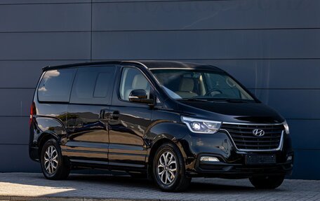 Hyundai H-1 II рестайлинг, 2018 год, 3 195 000 рублей, 7 фотография