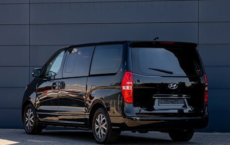 Hyundai H-1 II рестайлинг, 2018 год, 3 195 000 рублей, 8 фотография