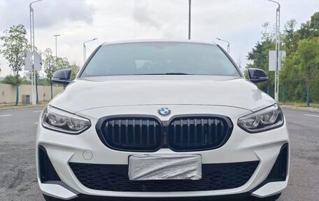 BMW 1 серия, 2022 год, 1 890 000 рублей, 2 фотография