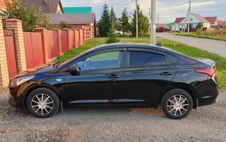 Hyundai Solaris II рестайлинг, 2018 год, 1 150 000 рублей, 2 фотография