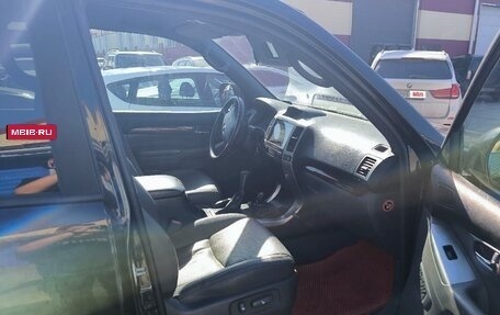 Toyota Land Cruiser Prado 120 рестайлинг, 2005 год, 1 800 000 рублей, 6 фотография