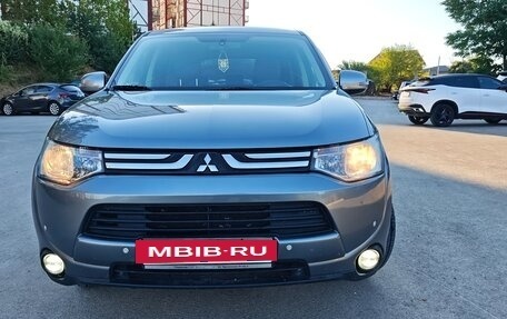 Mitsubishi Outlander III рестайлинг 3, 2013 год, 2 000 000 рублей, 3 фотография