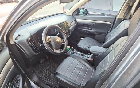 Mitsubishi Outlander III рестайлинг 3, 2013 год, 2 000 000 рублей, 11 фотография