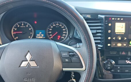 Mitsubishi Outlander III рестайлинг 3, 2013 год, 2 000 000 рублей, 12 фотография
